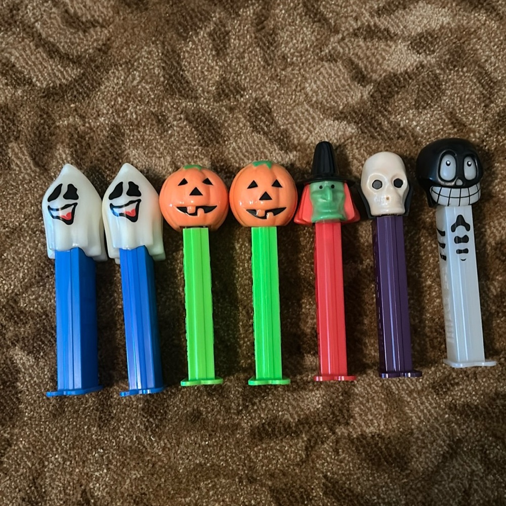 7 Halloween Pez dispensers